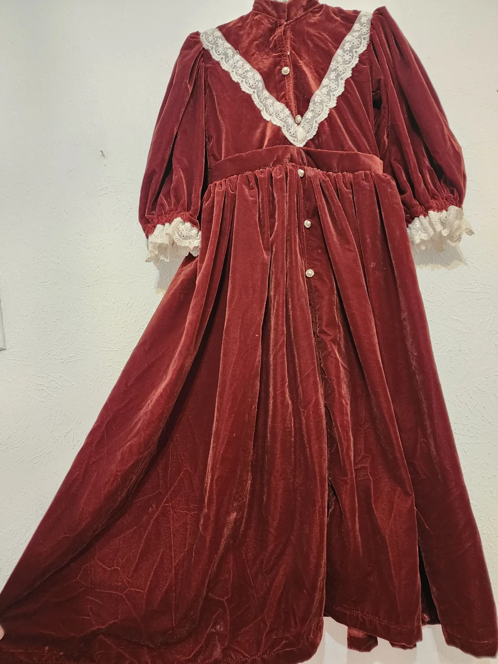 Vintage Style Velvet Maxi Dress with Lace Trim - Rust Color